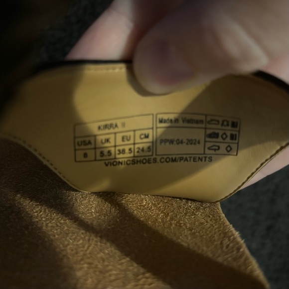 ⭐️SALE⭐️Vionic Kirra II toe post sling back black leather sandals - Picture 6 of 7